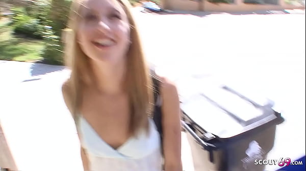 Play MP4 - Pickup for Fuck - Cute College Girl Renae Morgan get Big Dick inside