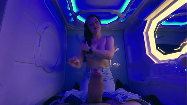 She gave a blowjob at the airport_capsule hotel