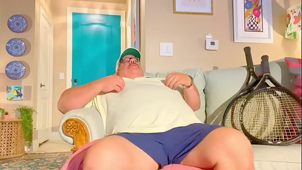 Play MP4 - Tennis Daddy has big handsfree at end and it&rsquo;s incredible