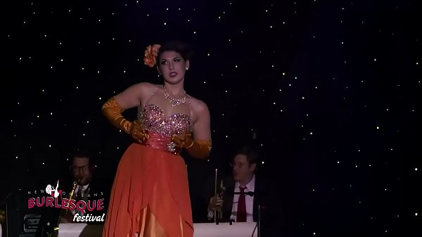 Play MP4 - Renee Holiday Very Sensuas Dance