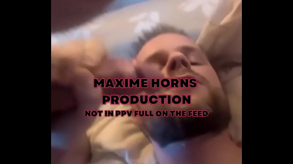 Quand un daddy te prend comme il en a envie m&rsquo;a bais&eacute; avec puissance et m&rsquo;a offert une belle finition su