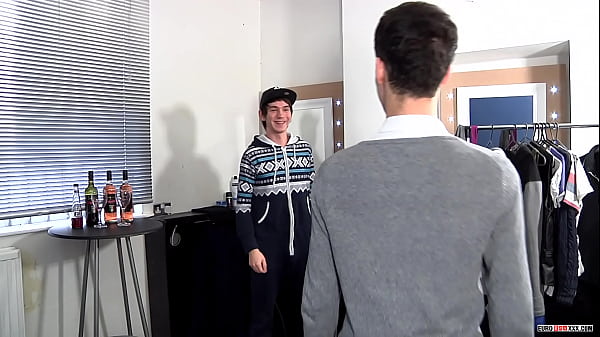 Hung top seduces lover and breeds him 