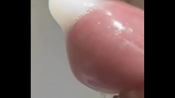 公共厕所射精，龟头泡精液 