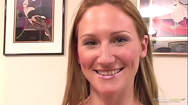 Play MP4 - A provocative striptease is enough to make her BBC boyfriend want to bang her pussy