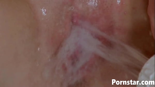 Sexy Hottie Sheila Faye Fingers Her Pink Pussy 