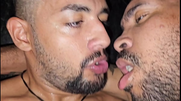 Putaria Nas Cabines Entre Gays - 03 thumbnail