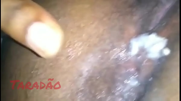 Preta dorabo guloso gozando pelo cuzinho