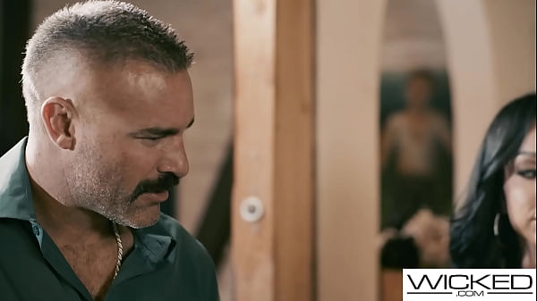 Sexy big tit babe jennifer white fucked by charles dera