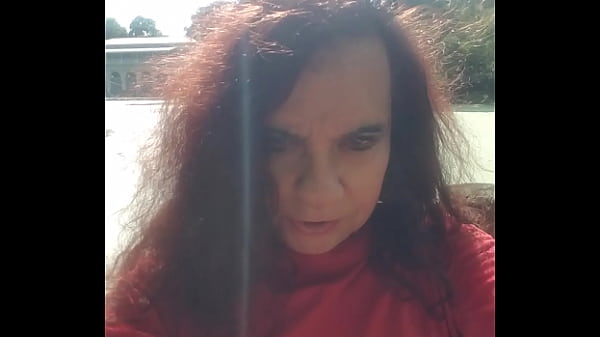 Play MP4 - dee at park