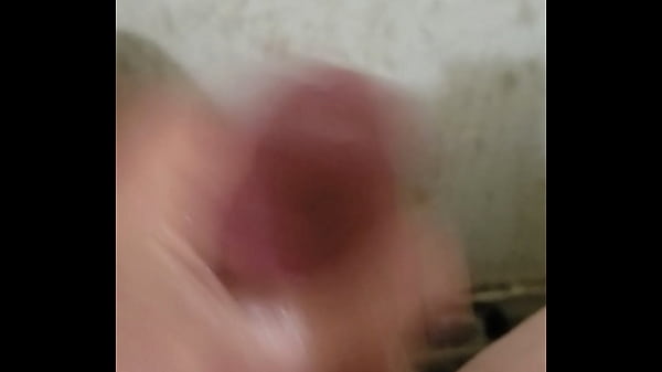 Play MP4 - hardup83 with a Quickie Cumshot