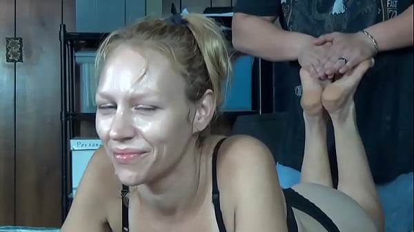 A hot woman like aurora cromwell can always tell when a session guy is posing as a legit photographer it's really easy t 