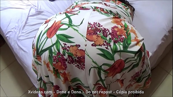 Rabuda De Vestido Evang&eacute;lica Micro Calcinha thumbnail