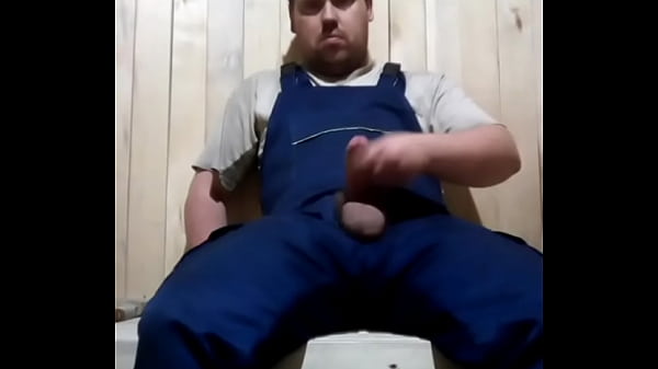 Play MP4 - A Russian gay man demonstrates his masturbation skills