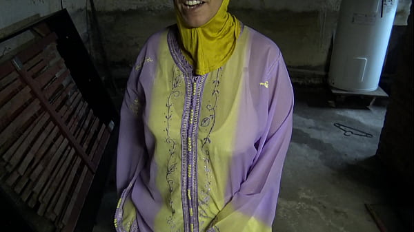 ديوث مصري يصور مراته كلامها وسخ اوووي thumbnail