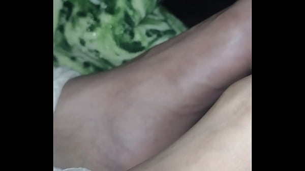 Nonton Playing At Night With Your Feet thumbnail