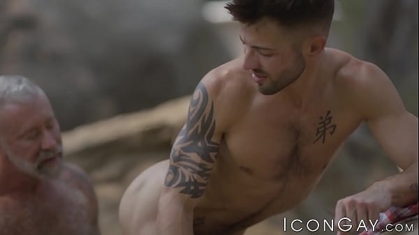 Mature Hunk Anals Tattooed Jock Outdoor thumbnail