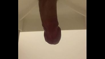 Nonton 椅子の穴からちんぽだして射精 thumbnail