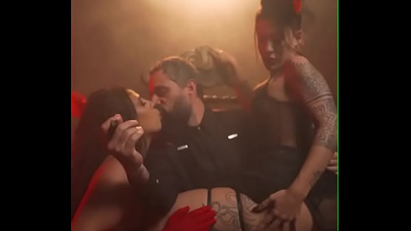 Cabaré AssombradoSanta Caliente_Testosterona Blog