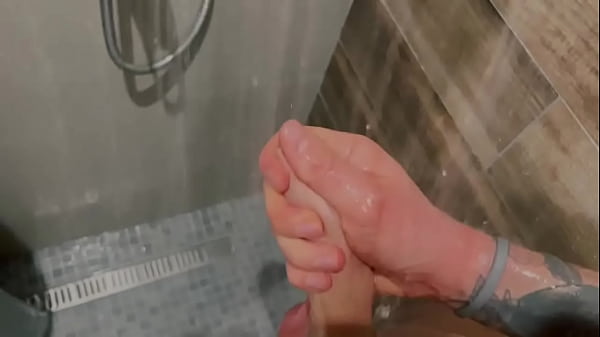 Play MP4 - Pulsing DICK under the shower spray