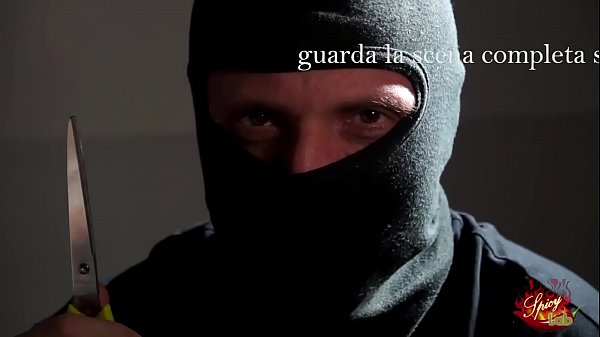 Capitano eric nei panni del ladro isce e yukikon a colpi di lingua