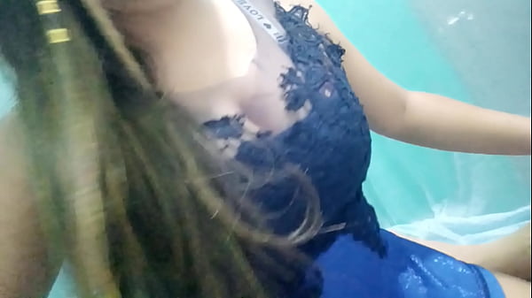 I enter my stepsister's bed and she receives me with a very delicious blowjob the very slut sucks me to the testicles she wants me to fuck her intensely