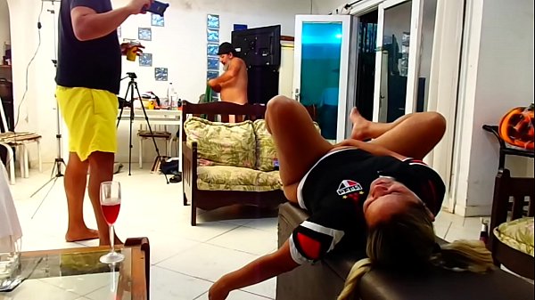 Play MP4 - Paty Bumbum e seu pr&eacute; carnaval 2020 gozando gostoso