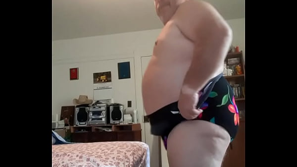 Play MP4 - Out of swim suit