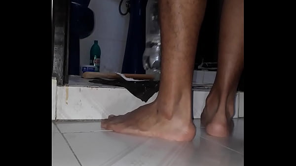 Play MP4 - Big dildo