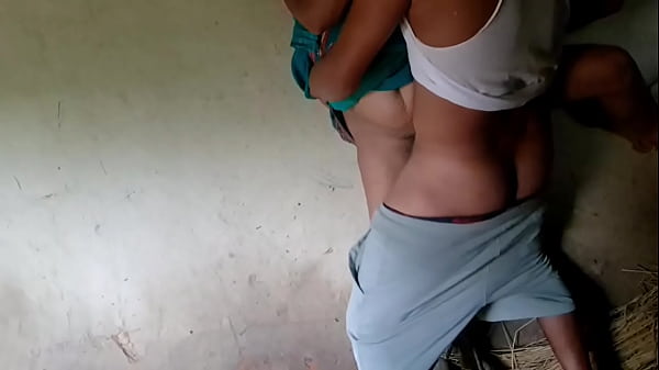 Play MP4 - Indian desi young stepmom fucked hard