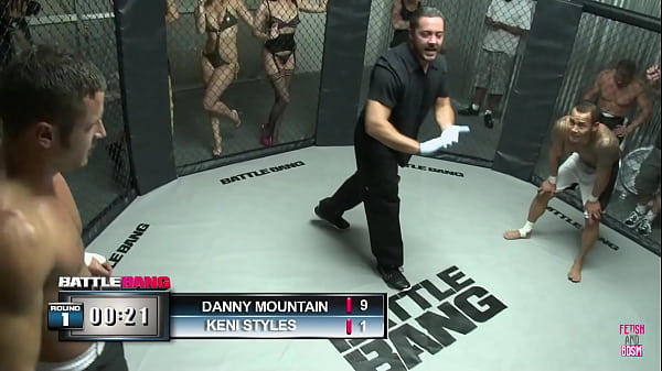 Alexis Texas, a really attractive blonde individual, bestows a messy blowjob and her genitals onto the victorious combatant 