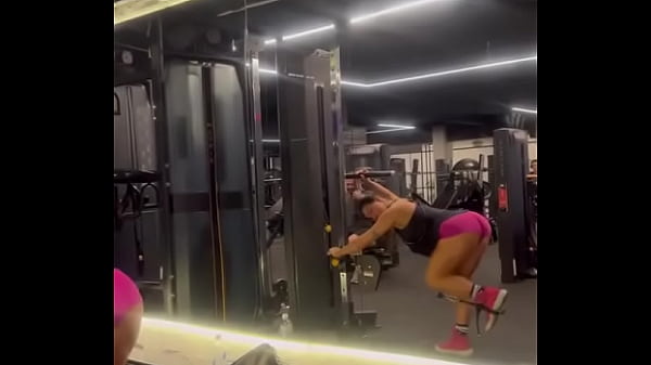 Sra FantasticBR treinando na academia 