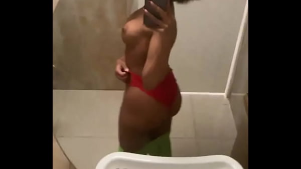 Y por qu&eacute; tardaste tanto en el ba&ntilde;o yo en el ba&ntilde;o 