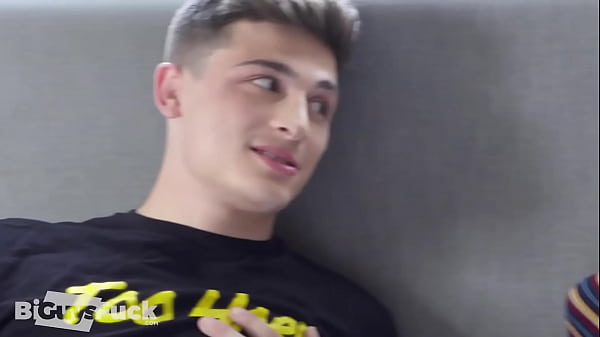 Play MP4 - Chase Arcangel Fucks and Dominates his roommates Marcus VonRyder and Destiny Mira&excl;