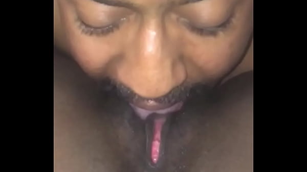 Eating somepussy up close