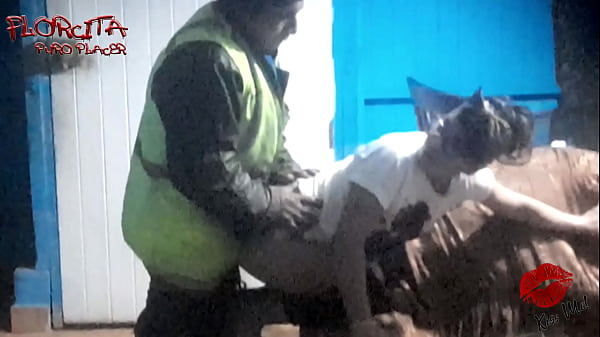 Pagando Al Repartidor Con Deliciosa Mamada thumbnail