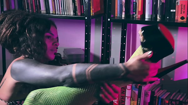 Nonton My Feet Are Ready For Your Face thumbnail