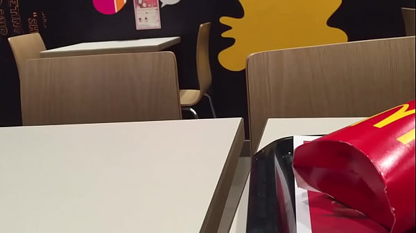 Nonton Trim.545c904b-9382-4368-a08d-5310d6e91924.mov thumbnail