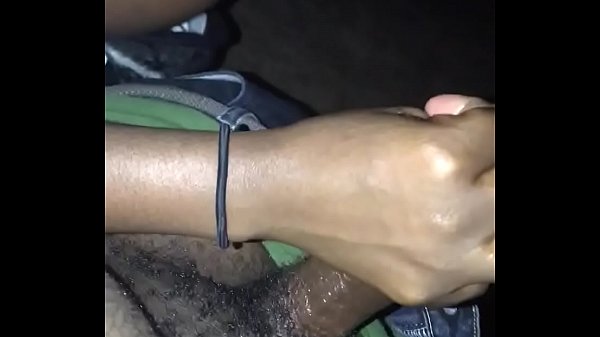Play MP4 - Ebony Handjob