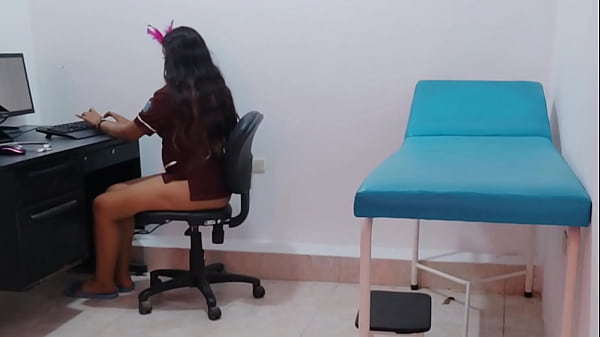 Thenursingstudentis in the practice roomShe feels like_a slut on the couch