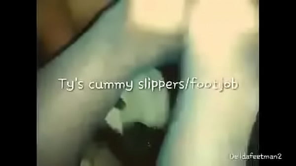 Nonton Cummy House Shoes thumbnail