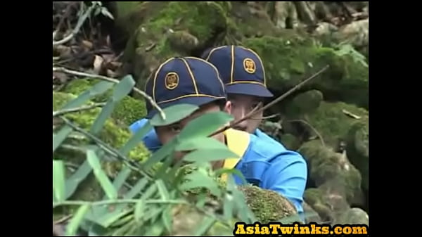 Dickblown Asia twink anal stuffed outdoors 