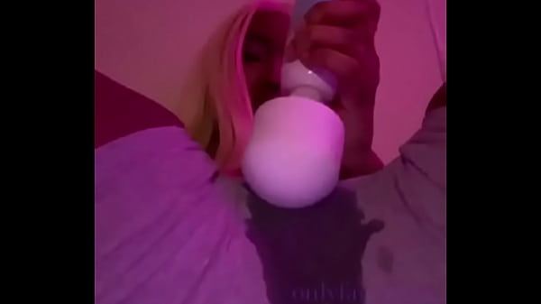 Omg This Bitch Is A Waterfall thumbnail