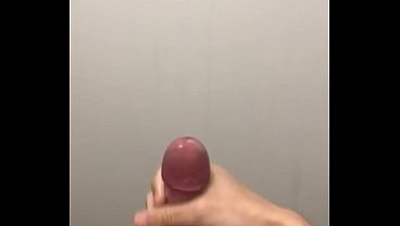 お風呂場で射精　よく飛ぶ thumbnail