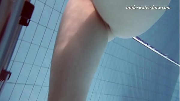 Fat teenunderwater shows her bouncing body