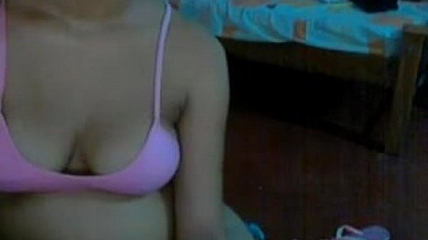 Pregnant Cam Girl Strips 