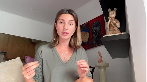 How to lick & finger girls with sex coach roxy fox