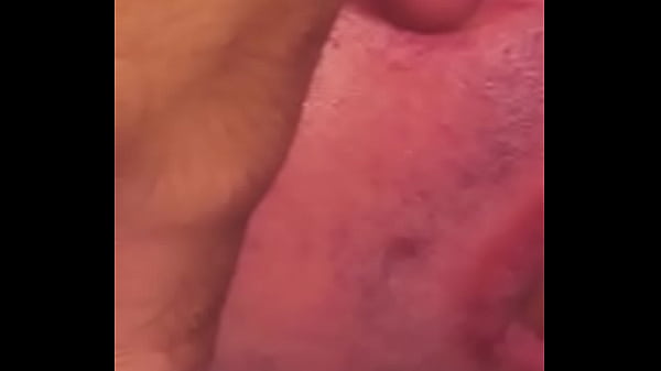 nos tocamos a oscuras por morbo