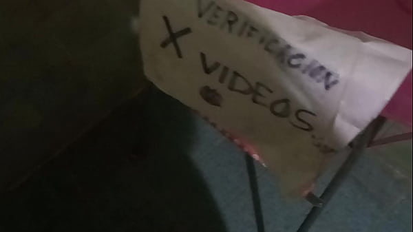 Nonton Jugando Con Mi Verga Ba&ntilde;&aacute;ndome thumbnail