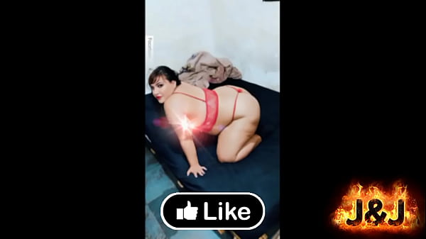 Filmei A Vizinha Escondido Sentando Em Mim (parte2) thumbnail