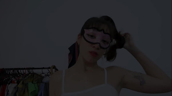 Nonton Perfect Peach Shaped Butt On Skinny Babe With A Puffy Cameltoe In Tight Shorts! thumbnail